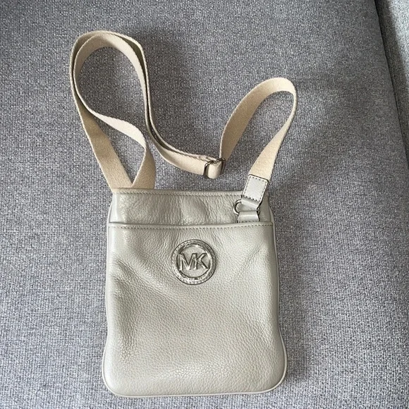 MICHAEL KORS CROSSBODY BAG - Picture 1 of 6